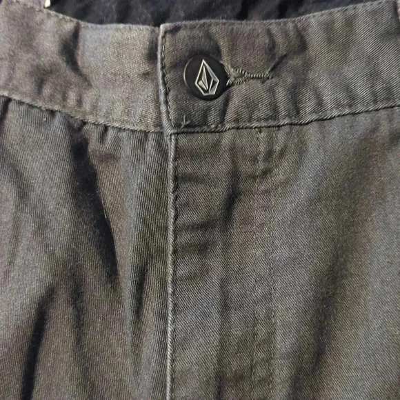 Men's volcom shorts - Picture 4 of 9